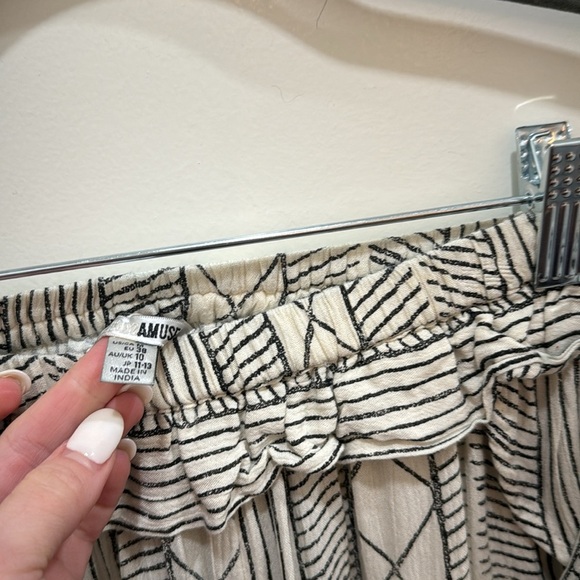 Amuse Society bohemian Shorts Size EU 38 - Picture 2 of 3